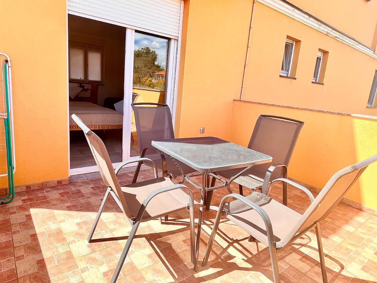 Apartments Vukancic Novigrad  ภายนอก รูปภาพ