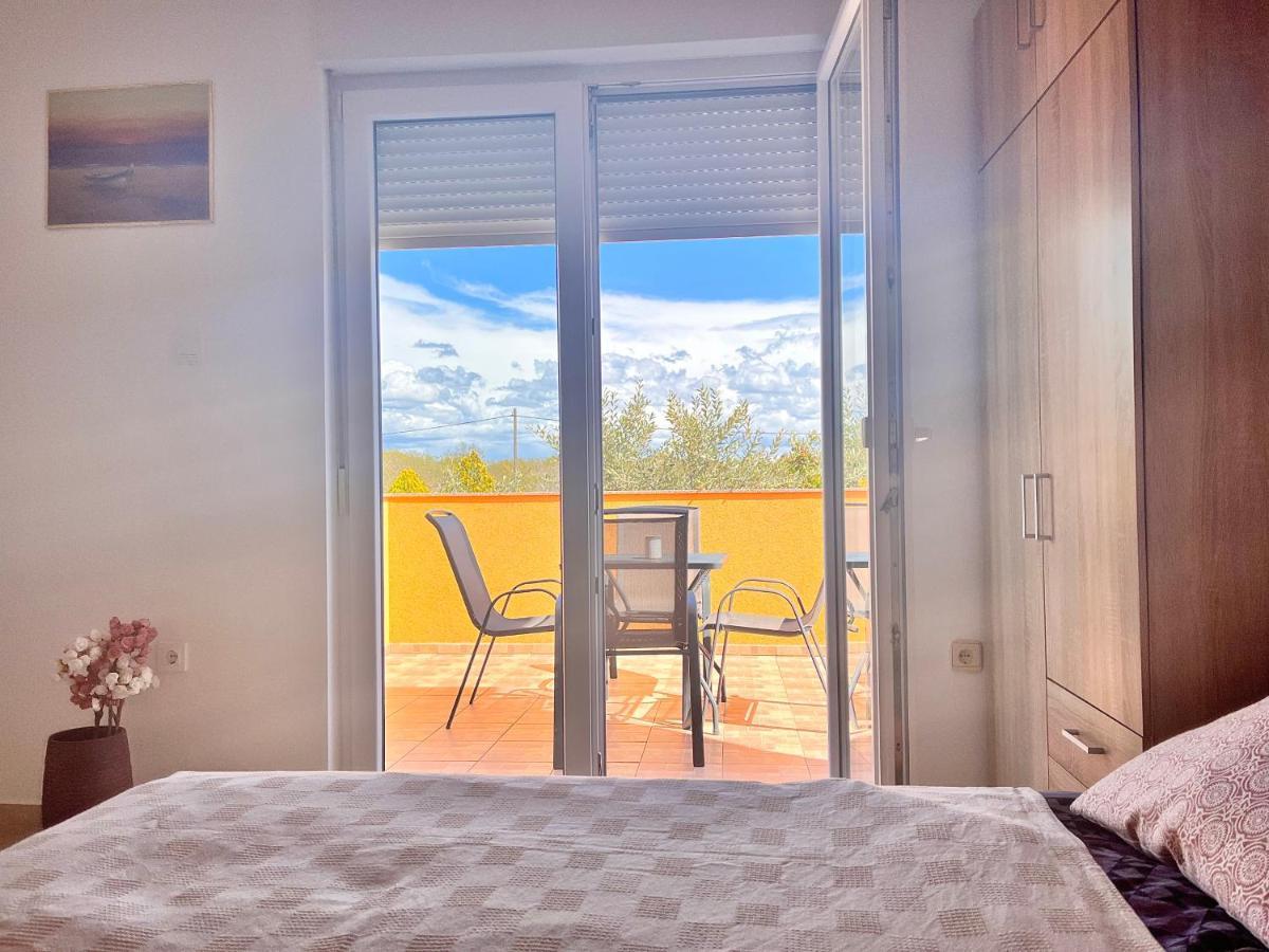 Apartments Vukancic Novigrad  ภายนอก รูปภาพ