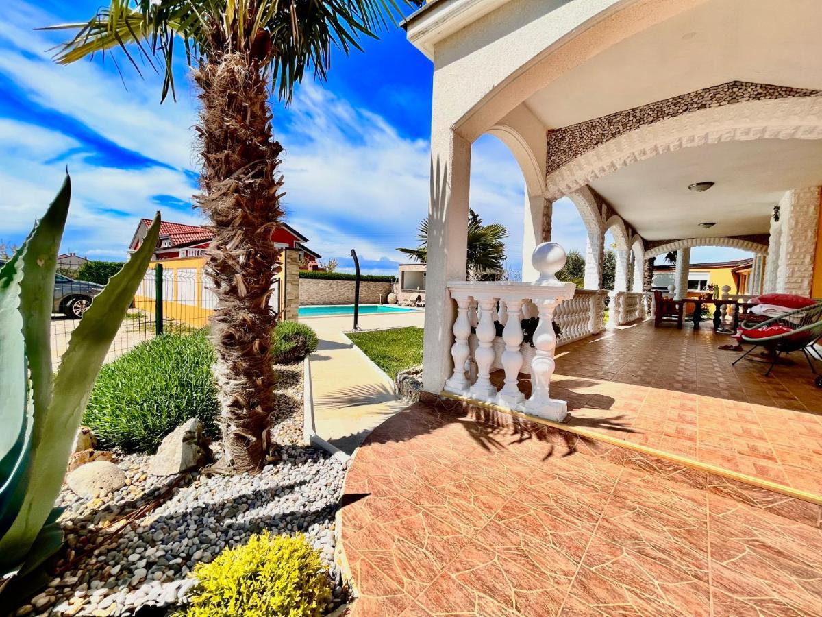 Apartments Vukancic Novigrad  ภายนอก รูปภาพ