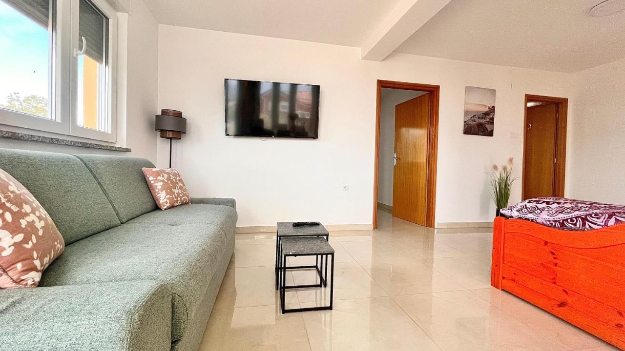 Apartments Vukancic Novigrad  ภายนอก รูปภาพ