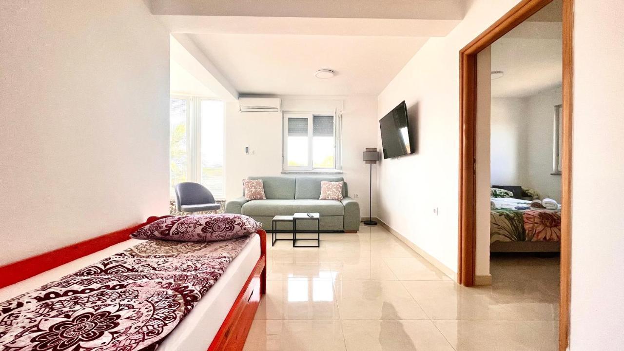 Apartments Vukancic Novigrad  ภายนอก รูปภาพ