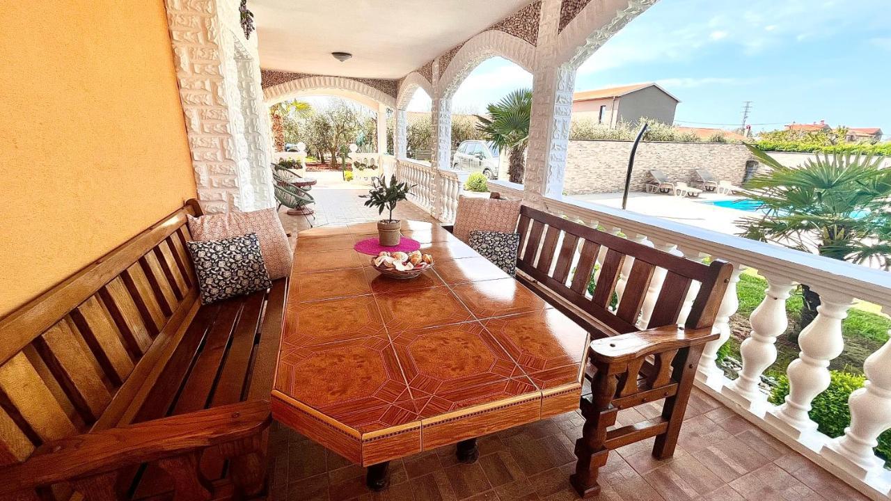 Apartments Vukancic Novigrad  ภายนอก รูปภาพ