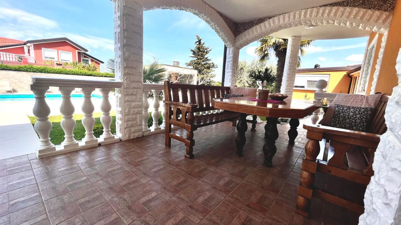 Apartments Vukancic Novigrad  ภายนอก รูปภาพ