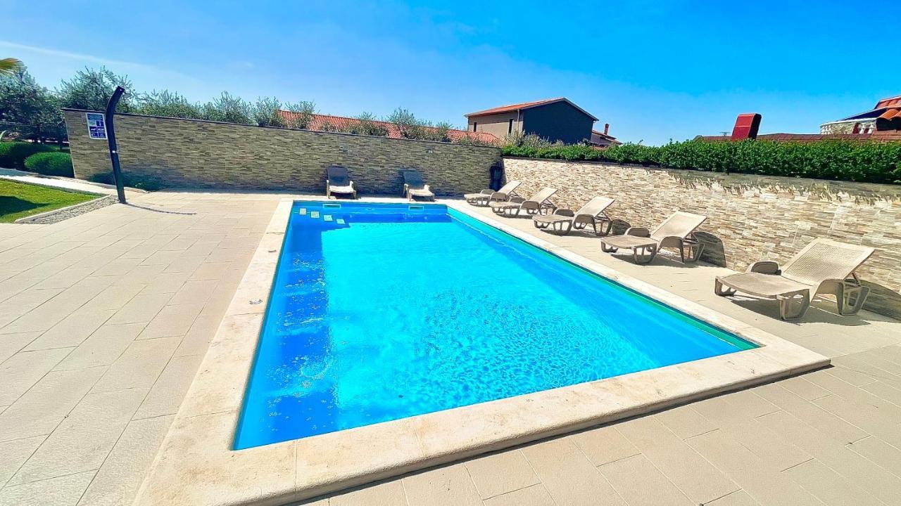 Apartments Vukancic Novigrad  ภายนอก รูปภาพ